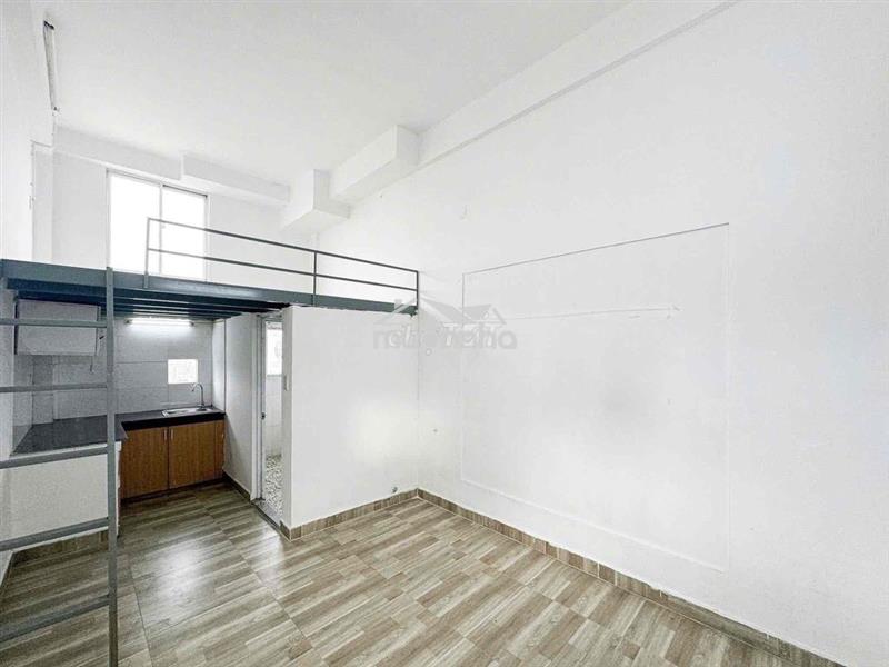 Thuê Phòng Trống Hay Phòng Full Nội Thất: Lựa Chọn Tiết Kiệm?