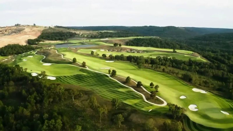 image-kham-pha-san-golf-18-lo-vinhomes-can-gio-trai-nghiem-golf-dang-cap-10